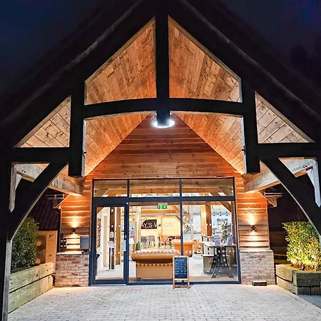 Hay'S Wood Retreat - Holiday Cottages North Runcton Exterior photo