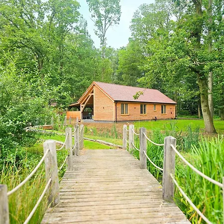 Hay'S Wood Retreat - Holiday Cottages North Runcton Exterior photo