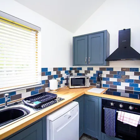 Hay'S Wood Retreat - Holiday Cottages North Runcton Room photo